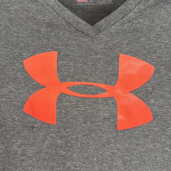 Under Armour Girl's Gray/Orange V-Neck Short Sleeve Loose Fit Shirt - YSM - Picture 3 of 7